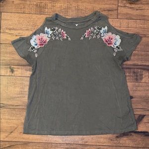 Women’s AE green floral short sleeve shirt